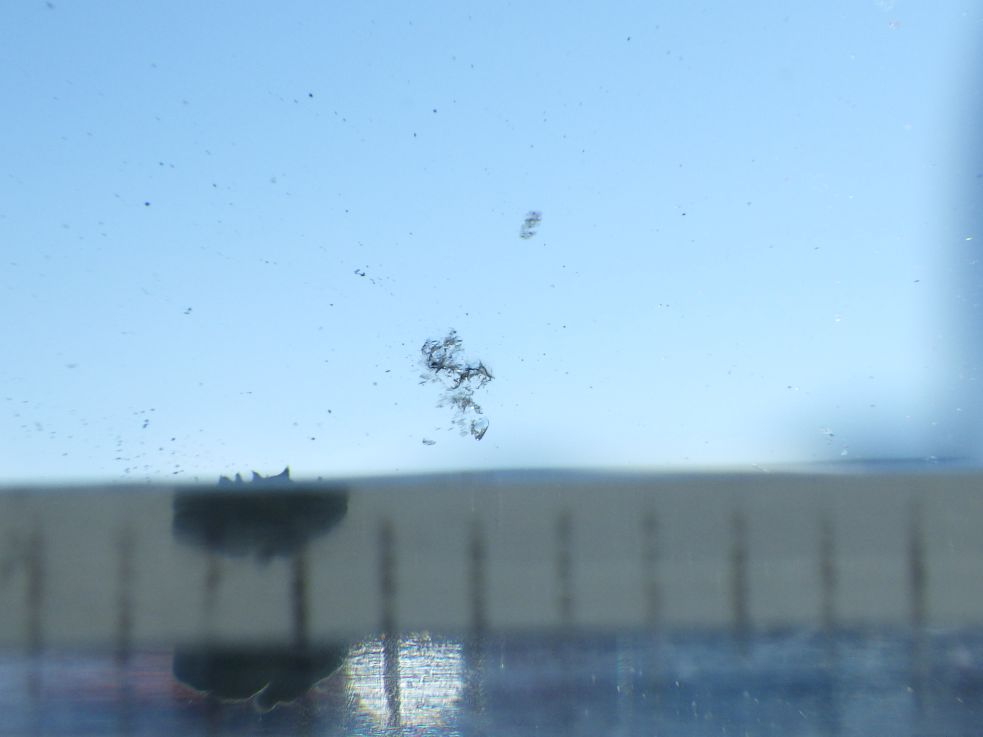 フロントガラスに小キズがあります。|いすゞ フォワード 2RG-FSR90S2の写真21