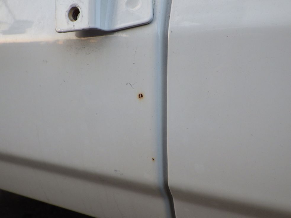 フロントバンパーに小キズがあります。|いすゞ フォワード 2RG-FSR90S2の写真30