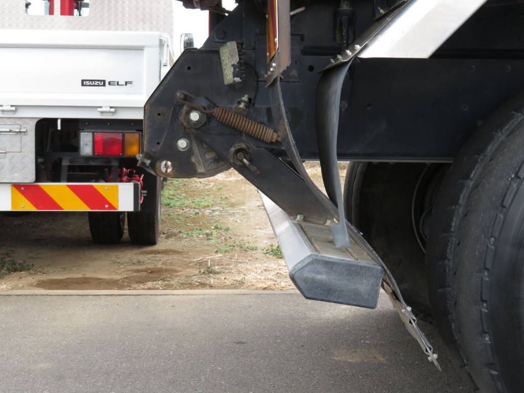 日野 プロフィア QKG-FS1EKDAの写真15