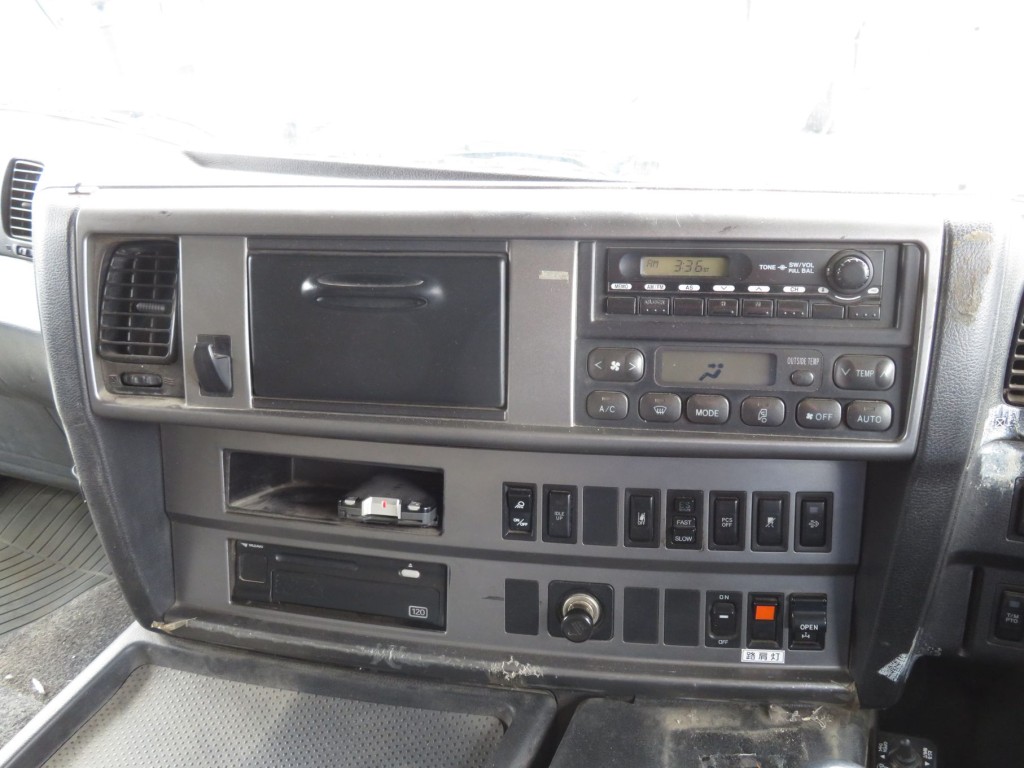 日野 プロフィア QKG-FS1EKDAの写真32