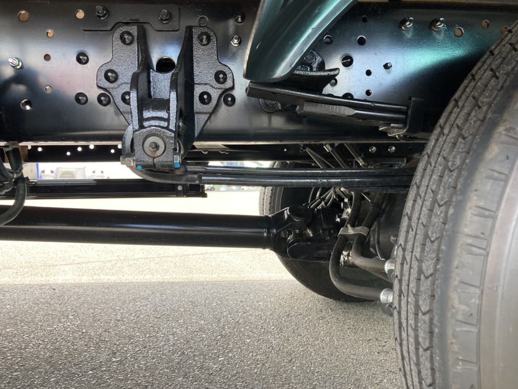 シャーシとスプリングの状態です。|三菱 ファイター 2KG-FK62F(2WD)の写真5