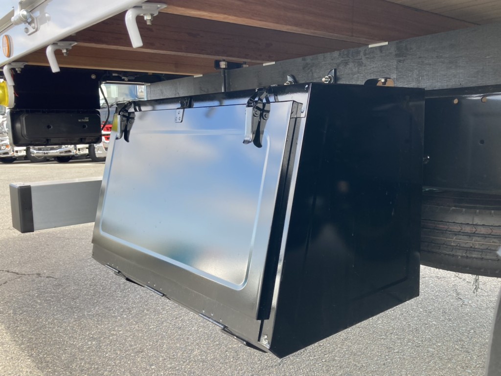 シャーシとネタと工具箱の状態です。|三菱 ファイター 2KG-FK62F(2WD)の写真9