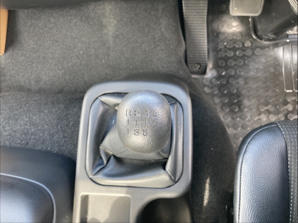 6速です。|三菱 ファイター 2KG-FK62F(2WD)の写真29