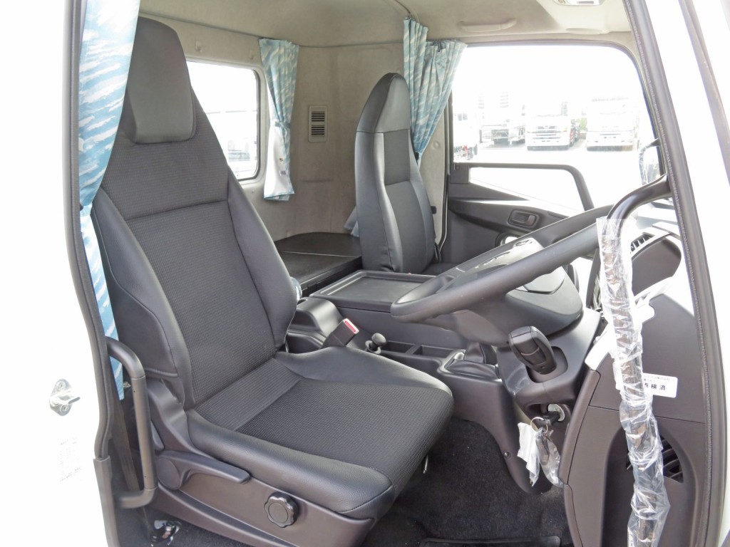 三菱 ファイター 2KG-FK62F(2WD)の写真6