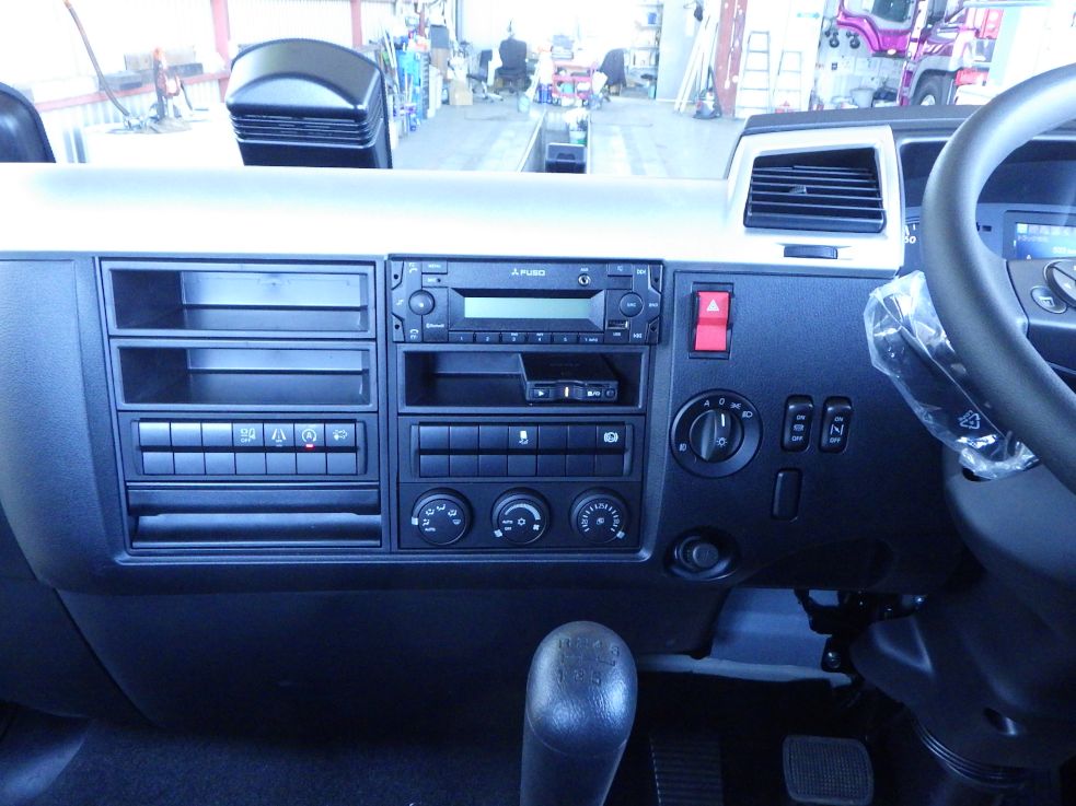 パネル周りの状態です。|三菱 ファイター 2KG-FK62F(2WD)の写真19