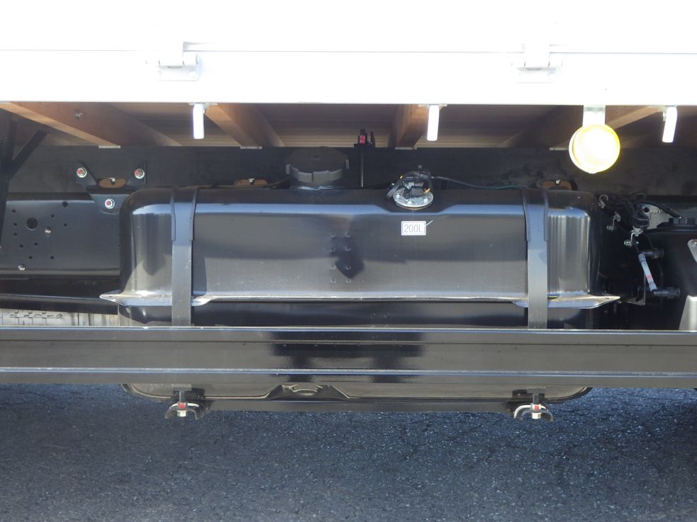 燃料タンクは２００Lです。|三菱 ファイター 2KG-FK62F(2WD)の写真22