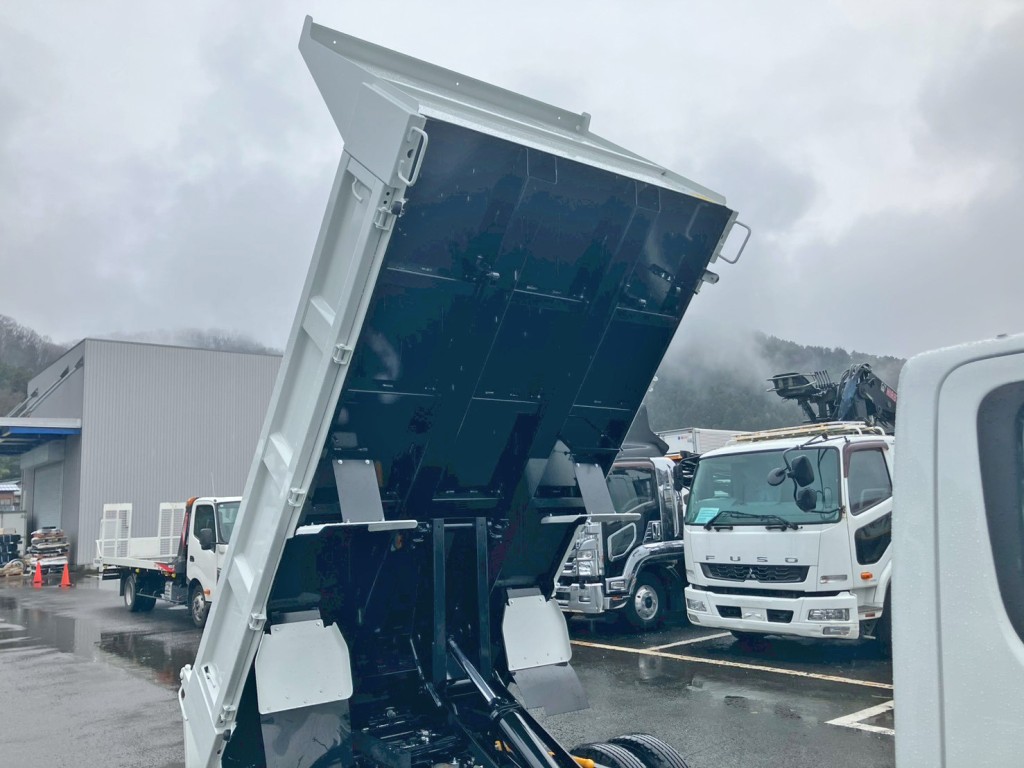 三菱 キャンター 2RG-FBA60(2WD)の写真10
