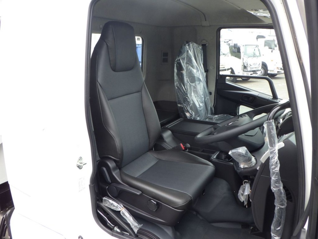 三菱 ファイター 2KG-FK62F(2WD)の写真6