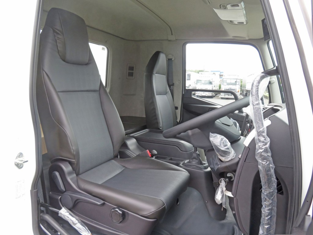 三菱 ファイター 2KG-FK62F(2WD)の写真6