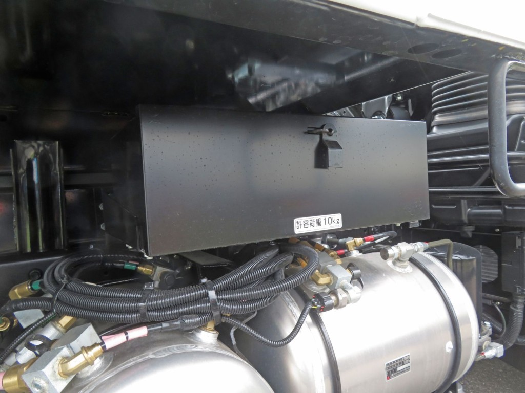 工具箱付きです。|三菱 ファイター 2KG-FK62F(2WD)の写真13