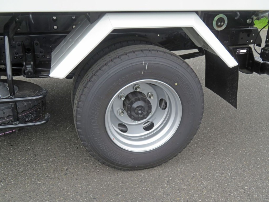 三菱 ファイター 2KG-FK62F(2WD)の写真15