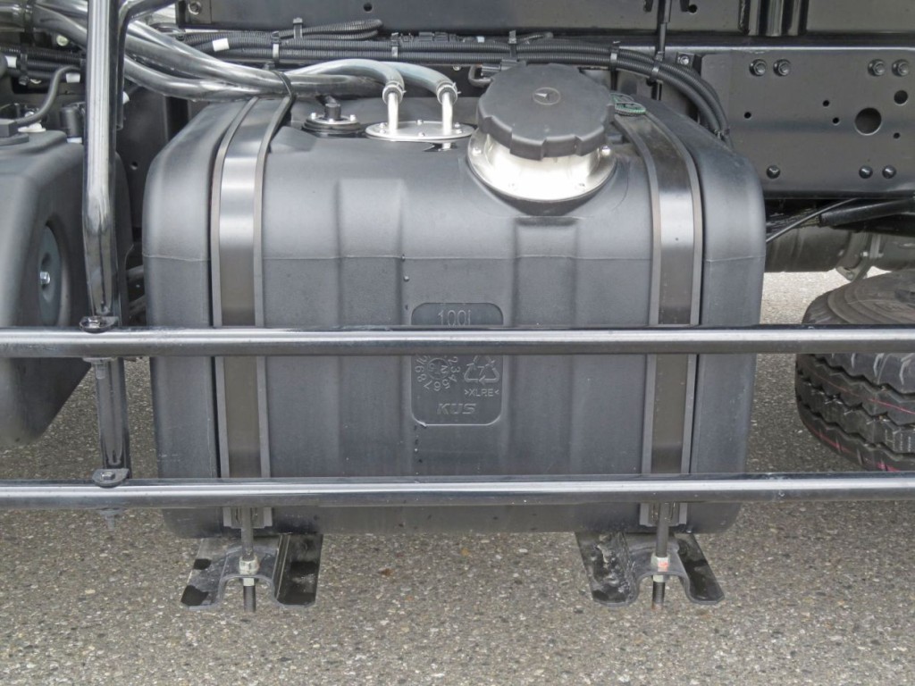 燃料タンクは100Lです。（タンクは樹脂製です）|三菱 ファイター 2KG-FK62F(2WD)の写真16