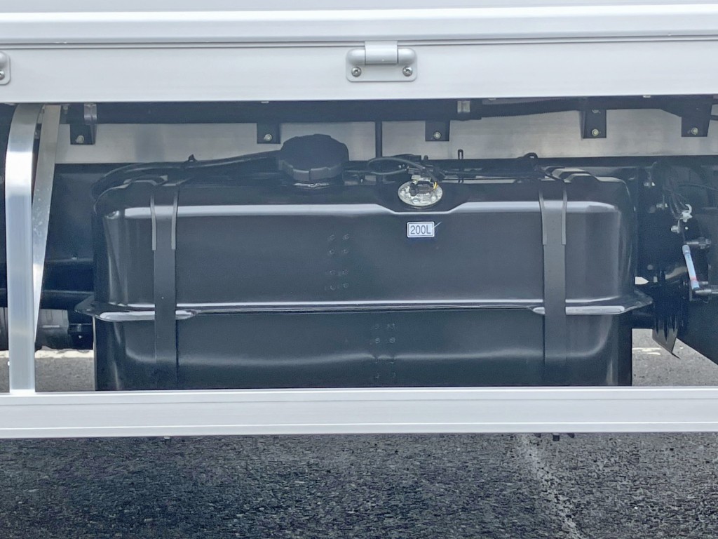 燃料タンクは200Lです。|三菱 ファイター 2KG-FK65F(2WD)の写真19