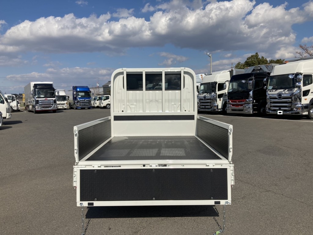 リアアオリを下ろした状態です。|トヨタ カゼット 3BF-TRY230(2WD)の写真15