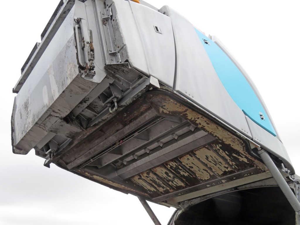 いすゞ フォワード 2RG-FRR90S2の写真8