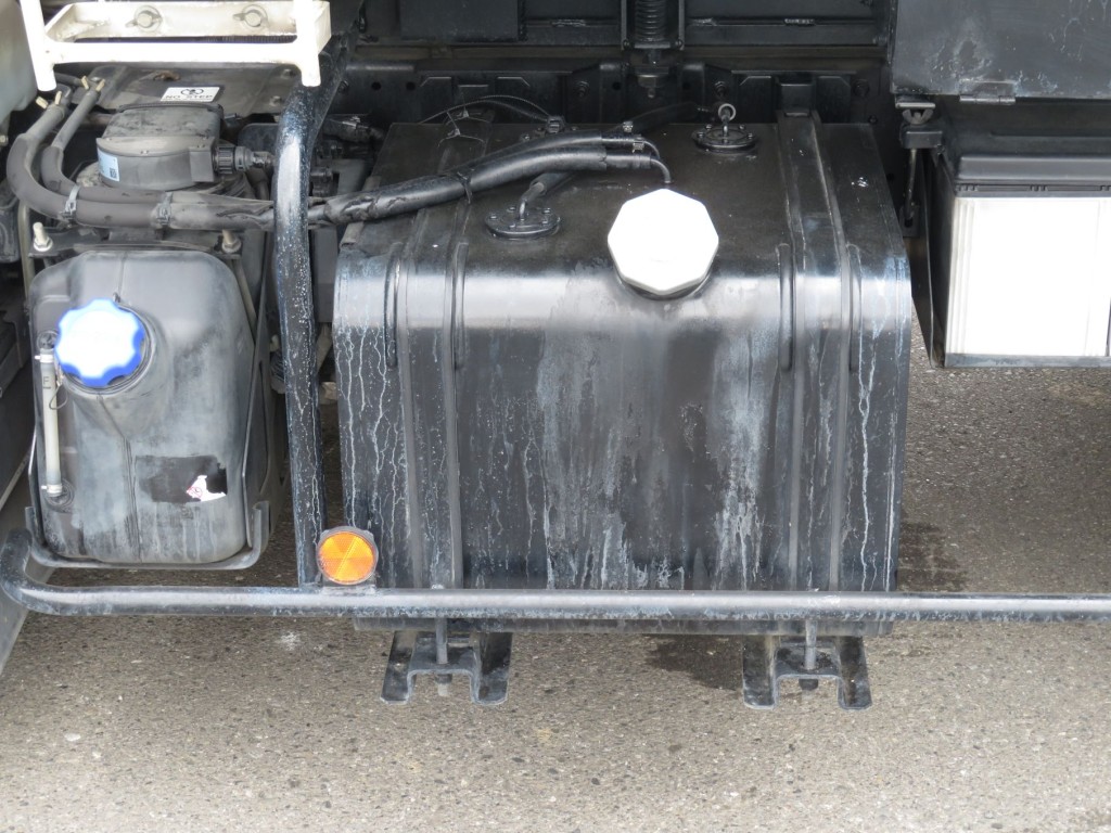 燃料タンクは90Lです。|いすゞ フォワード 2RG-FRR90S2の写真21