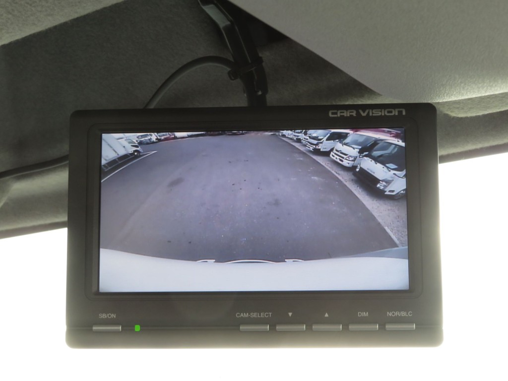 液晶バックモニター付きです。|いすゞ フォワード 2RG-FRR90S2の写真23