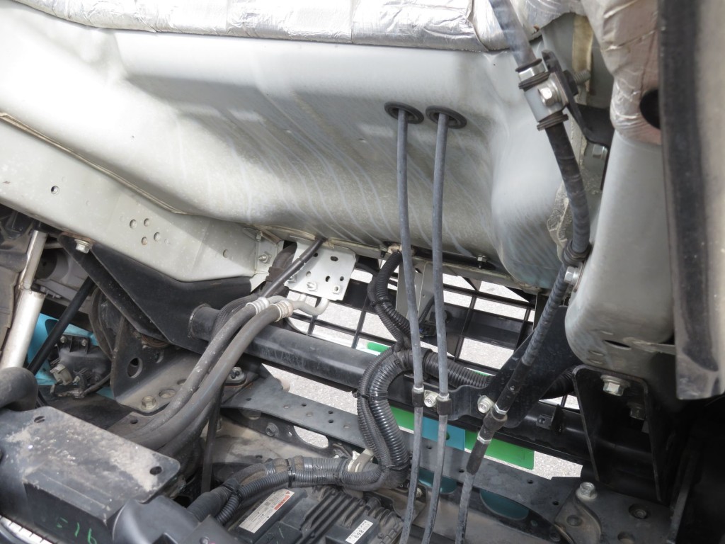 キャブ下面の状態です。|いすゞ フォワード 2RG-FRR90S2の写真32