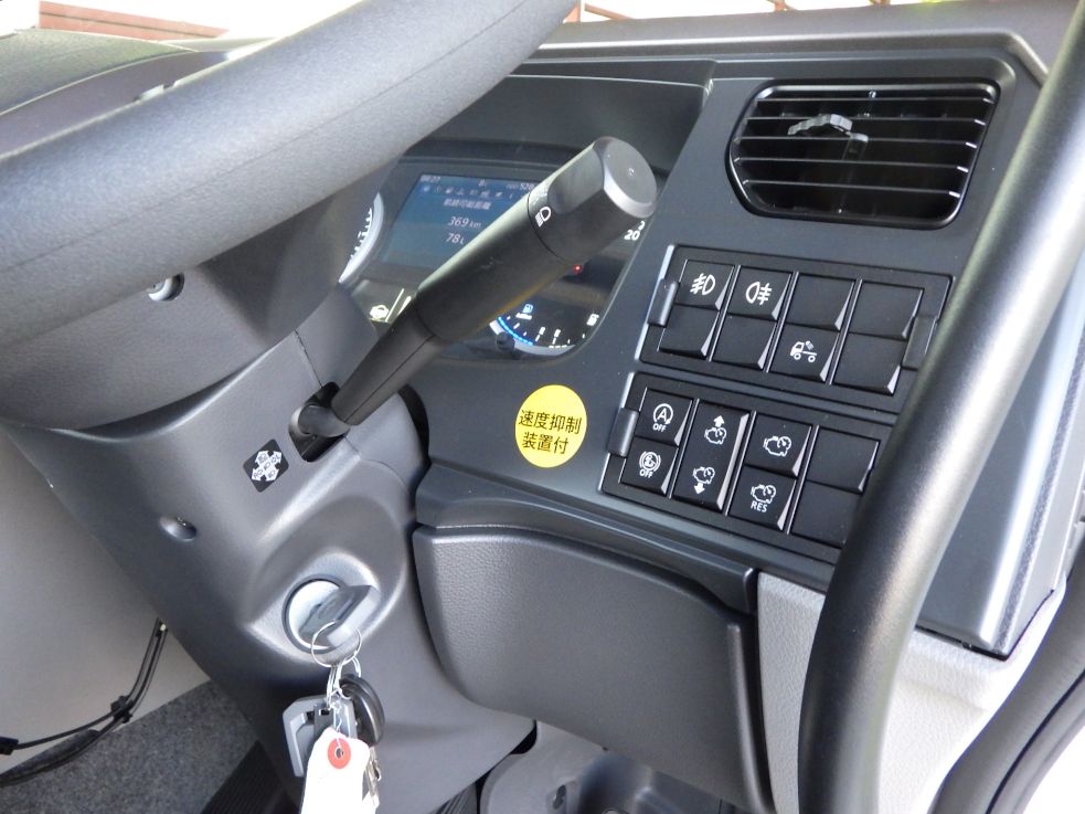 UDトラックス クオン 2RG-GK5DABの写真19