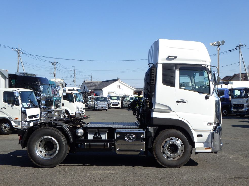UDトラックス クオン 2RG-GK5DABの写真35