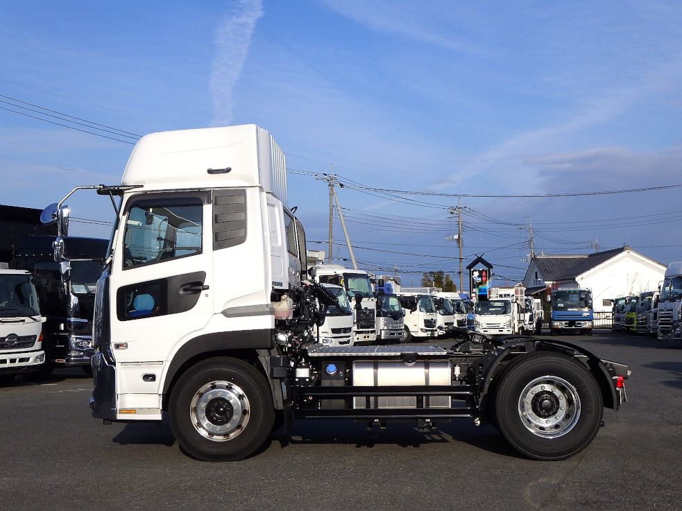 UDトラックス クオン 2RG-GK5DABの写真36