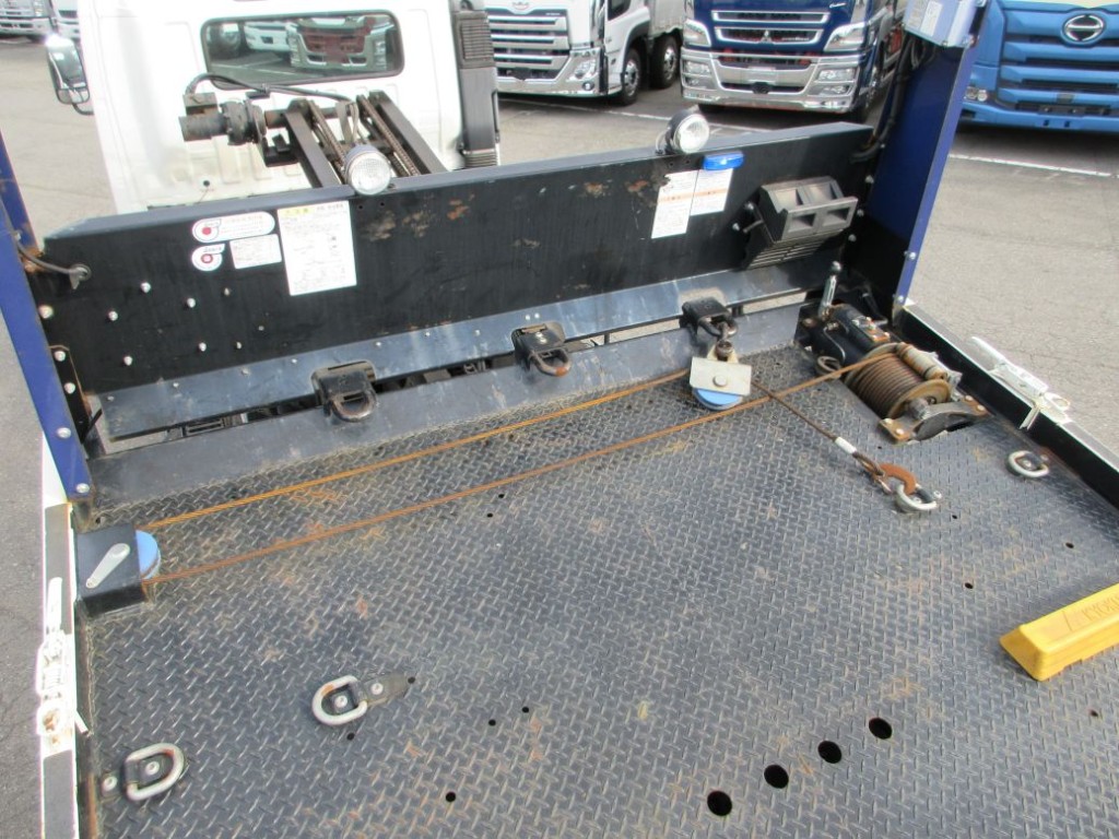 荷台前方ウインチの状態です。|日野 デュトロ 2KG-XZU722M(2WD)の写真9