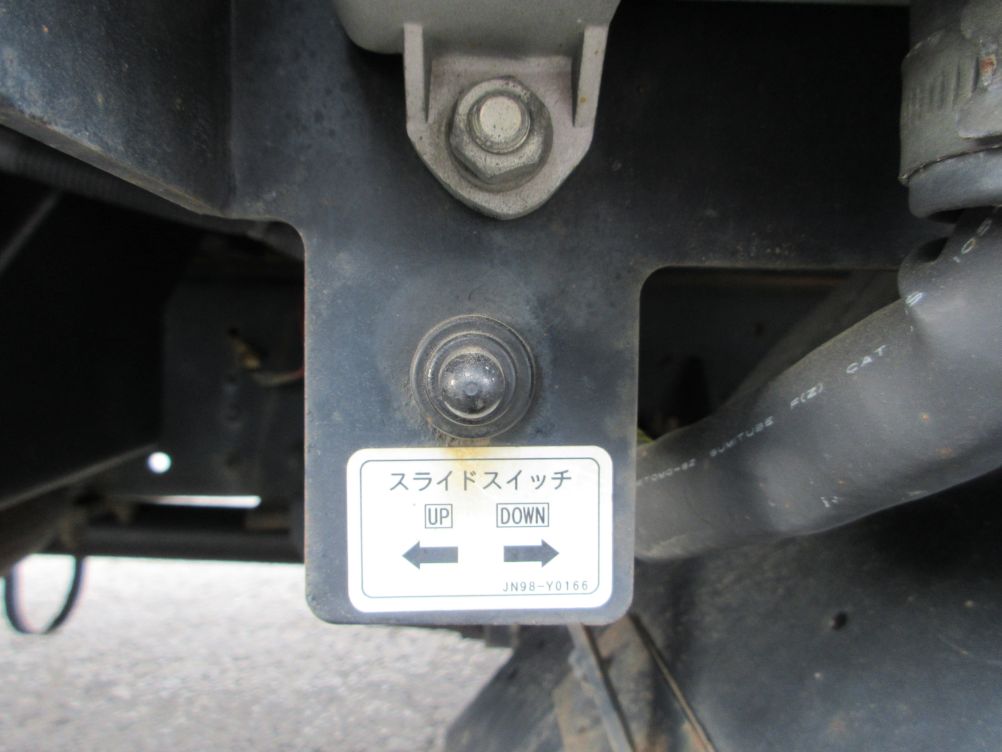 上物のスライドスイッチです。|日野 デュトロ 2KG-XZU722M(2WD)の写真16