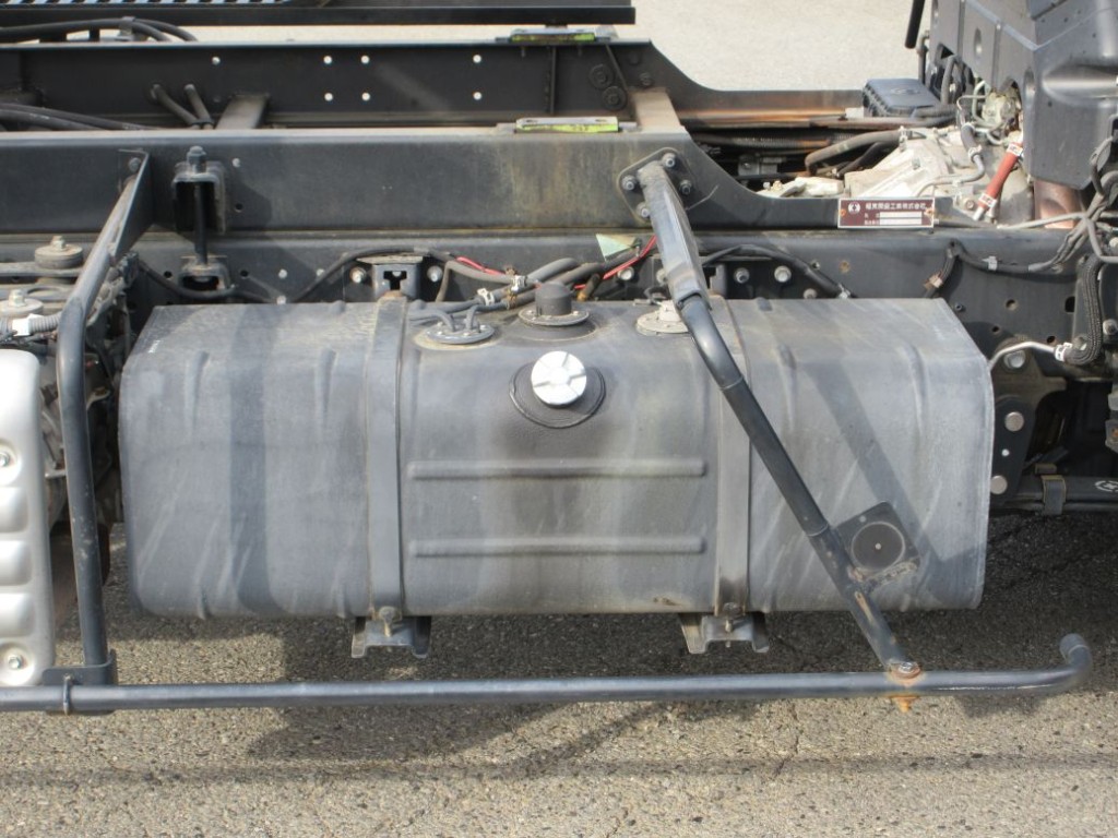 燃料タンクは１００Lです。|日野 デュトロ 2KG-XZU722M(2WD)の写真19