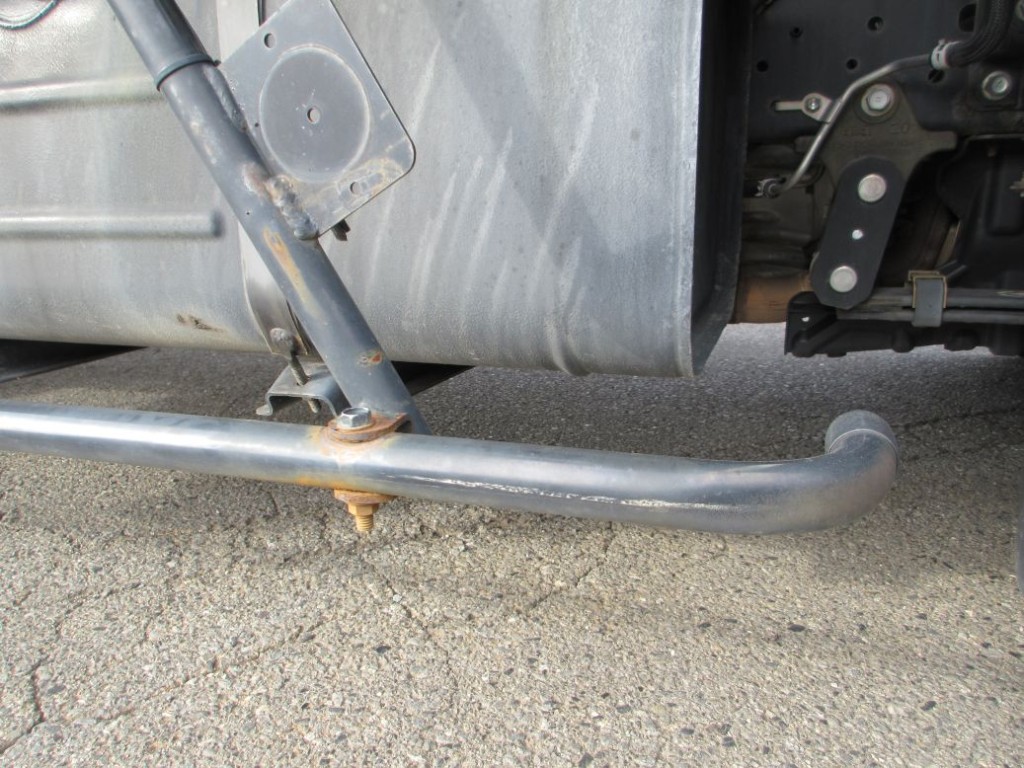 運転席側サイドバンパーにサビがあります。|日野 デュトロ 2KG-XZU722M(2WD)の写真33