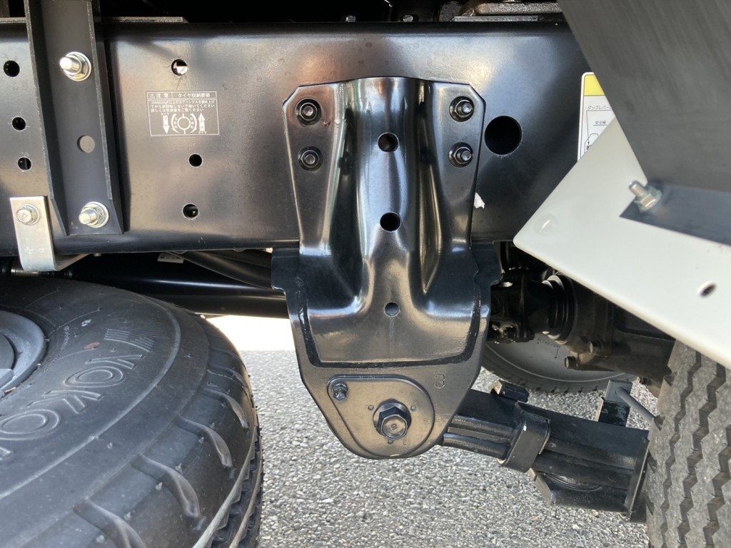 シャーシとスプリングの状態です。|日野 デュトロ 2KG-XZU600T(2WD)の写真5