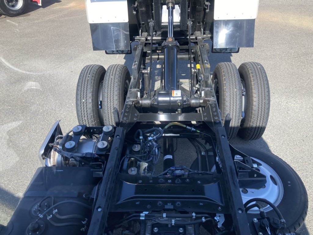 シャーシとホイストの状態です。|日野 デュトロ 2KG-XZU600T(2WD)の写真18