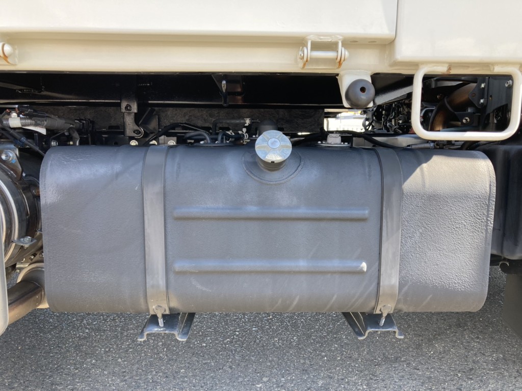 燃料タンクです。|日野 デュトロ 2KG-XZU600T(2WD)の写真27