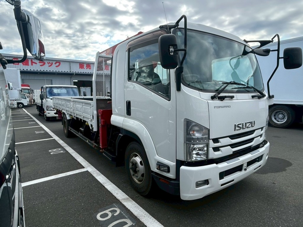 いすゞ フォワード 2RG-FRR90S2(2WD)の写真2