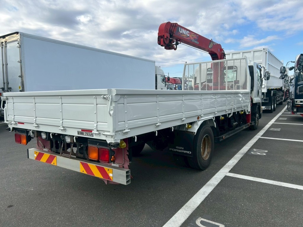 いすゞ フォワード 2RG-FRR90S2(2WD)の写真3