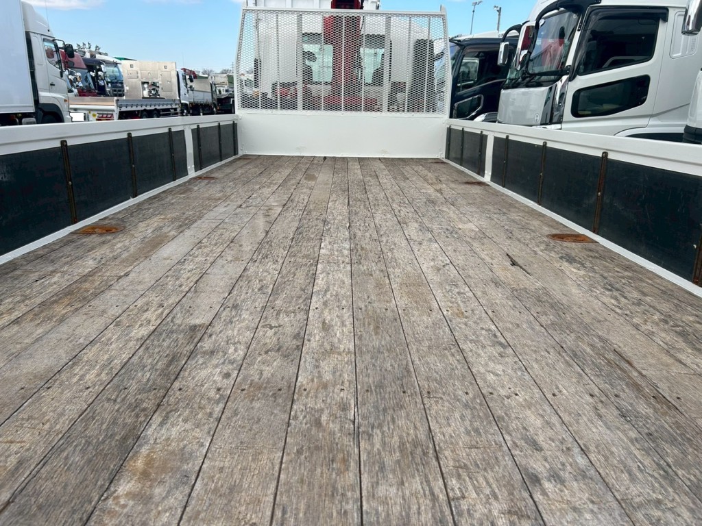 いすゞ フォワード 2RG-FRR90S2(2WD)の写真4