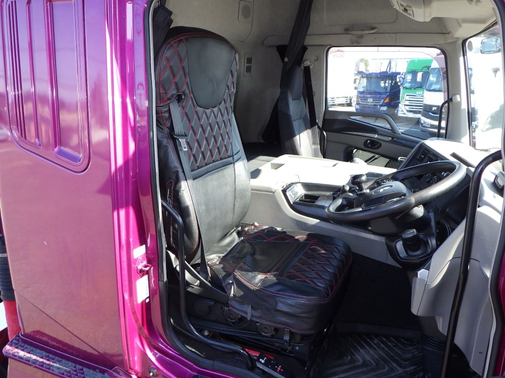 乗車定員は２名です。|三菱 スーパーグレート 2RG-FP74HDRの写真6