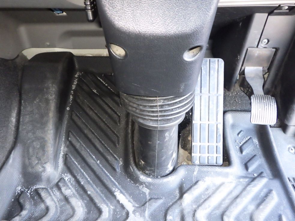 ２ペダルです。|三菱 スーパーグレート 2RG-FP74HDRの写真16