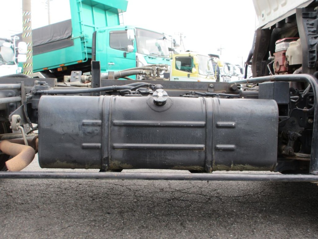 燃料タンクは１００Lです。|日野 デュトロ SDG-XZU700X(2WD)の写真17