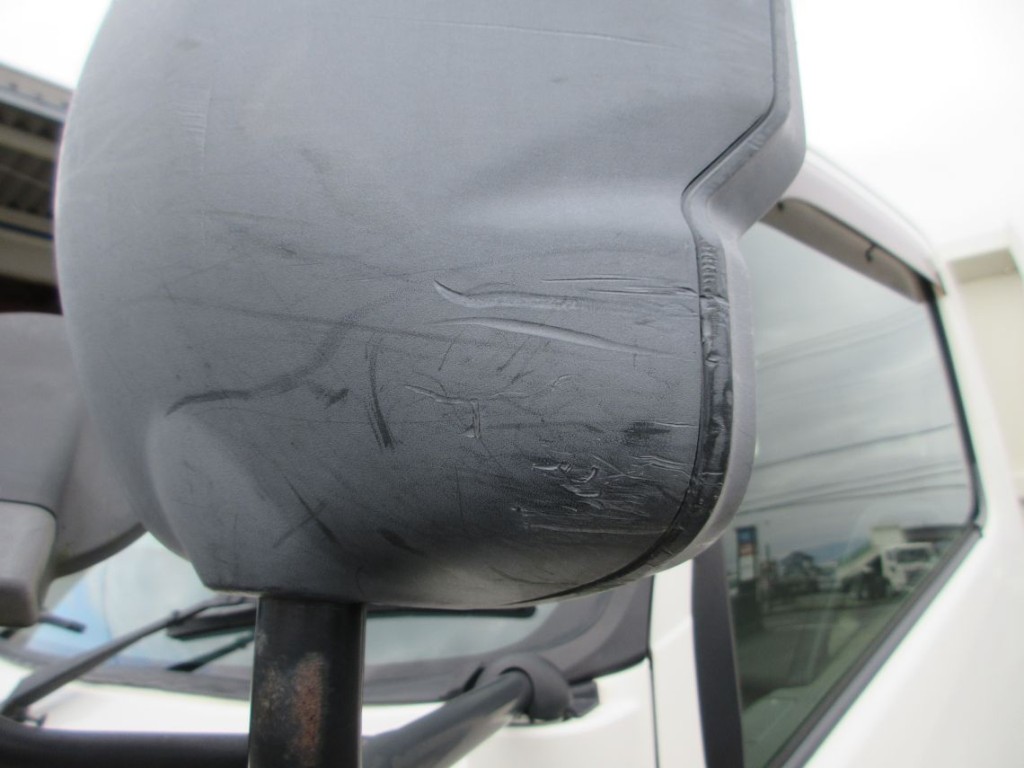 助手席側ミラーにスレがあります。|日野 デュトロ SDG-XZU700X(2WD)の写真26