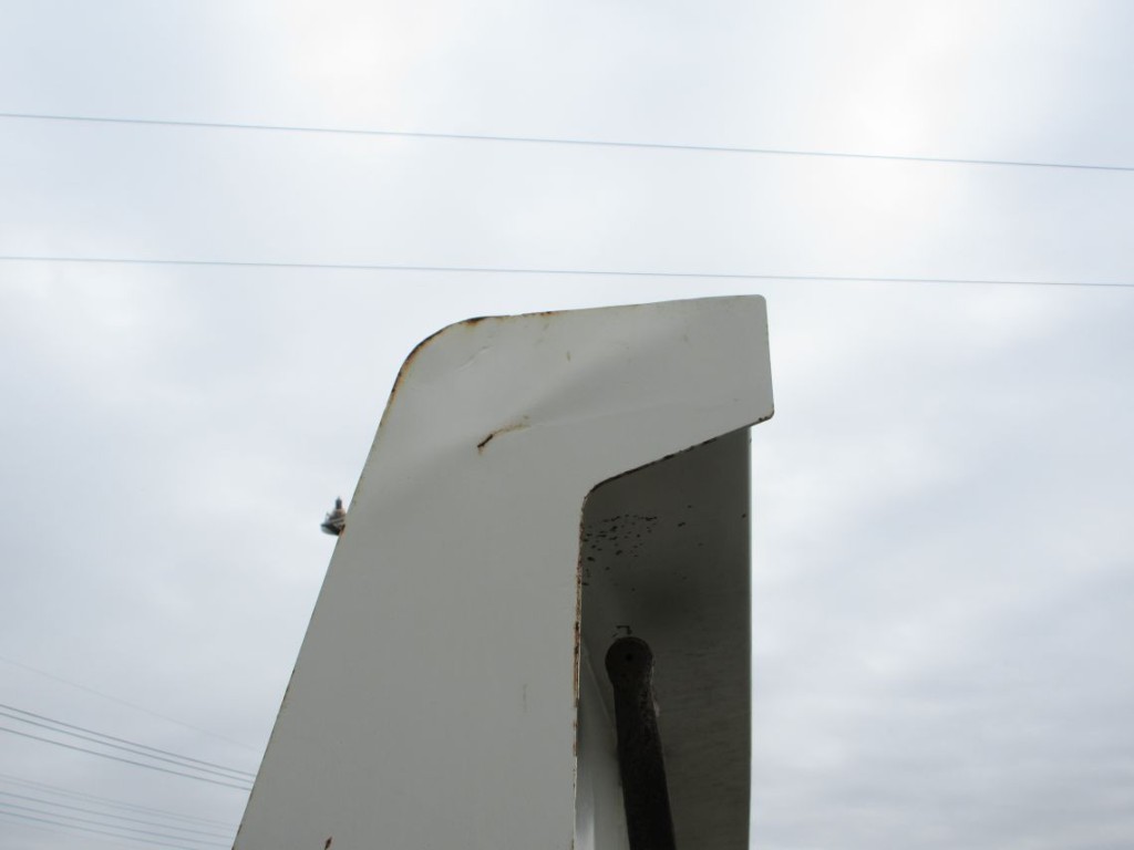 プロテクターの両サイドにキズ・サビ・ヘコミがあります。|日野 デュトロ SDG-XZU700X(2WD)の写真31