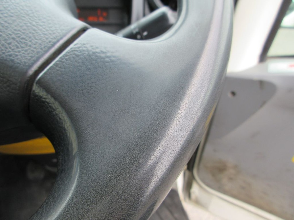 ハンドルにスレがあります。|日野 デュトロ SDG-XZU700X(2WD)の写真43