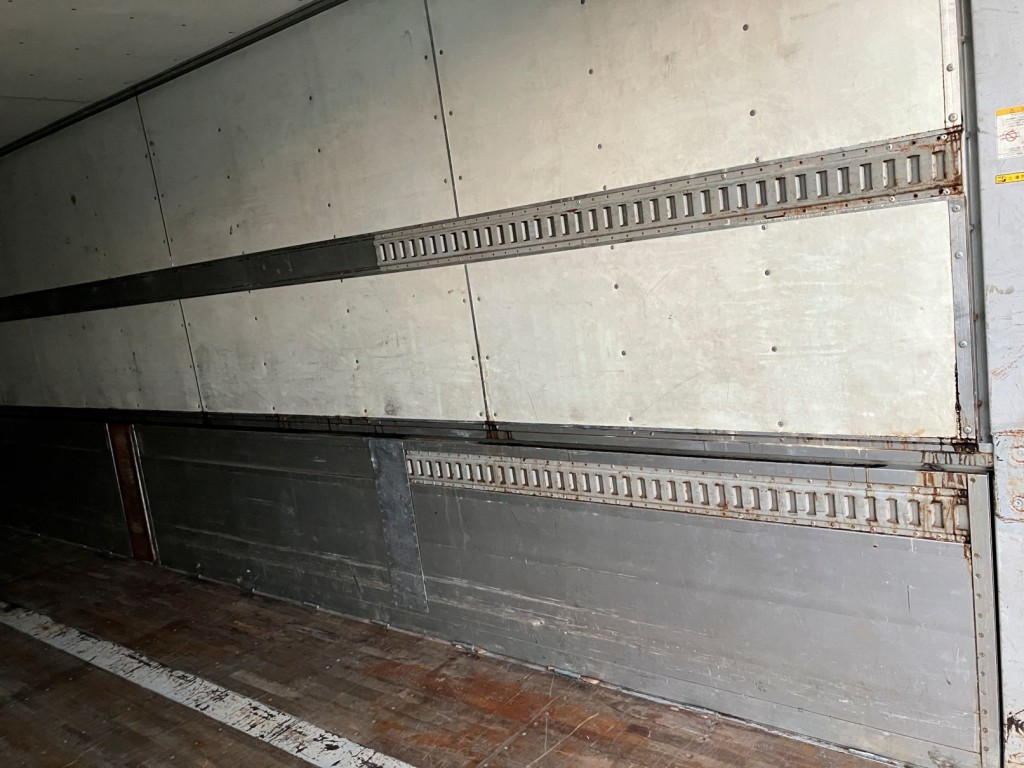 ラッシングは2段後方にのみ付いています。|トレクス  PFN24101改の写真21