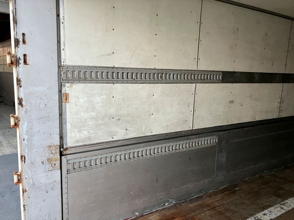 ラッシングは2段後方にのみ付いています。|トレクス PFN24101改の写真22