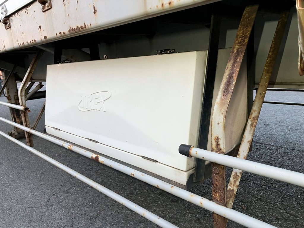 工具箱はFRP製です。|トレクス PFN24101改の写真23