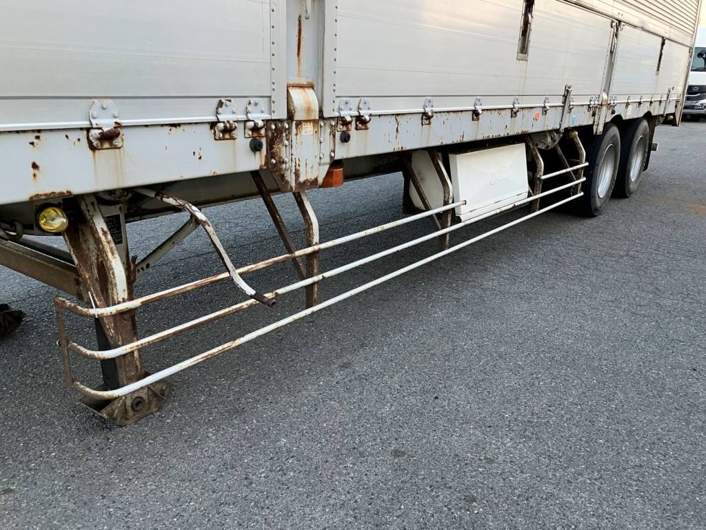 助手席側サイドバンパーにサビ・腐食があります。|トレクス  PFN24101改の写真38