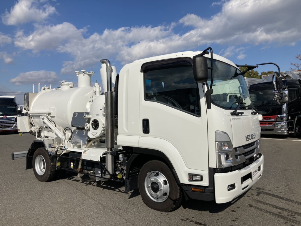 希少!未使用の4トンいすゞ強力吸引車です。(タンク、キャッチャー、配管はステン製です。)|いすゞ フォワード 2RG-FRR90S2(2WD)の写真2