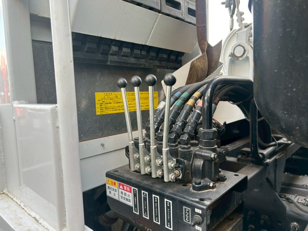 UDトラックス クオン 2RG-CX5ELの写真6