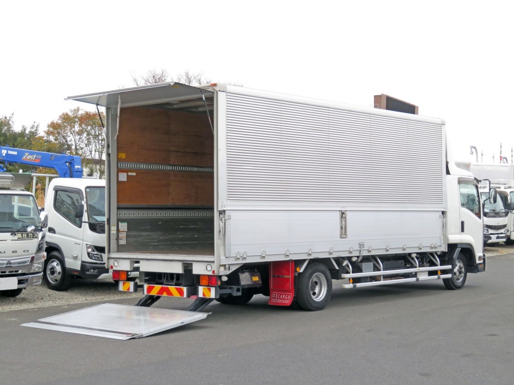 いすゞ フォワード 2RG-FRR90T2(2WD)の写真4