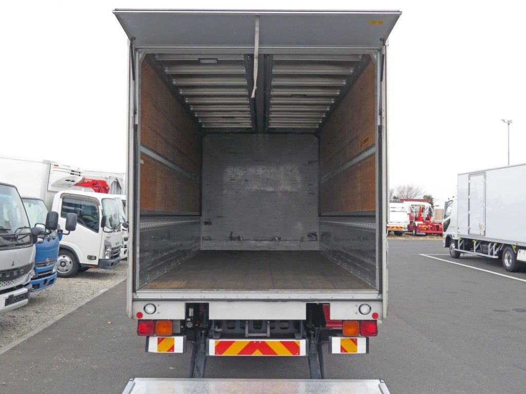 いすゞ フォワード 2RG-FRR90T2(2WD)の写真8