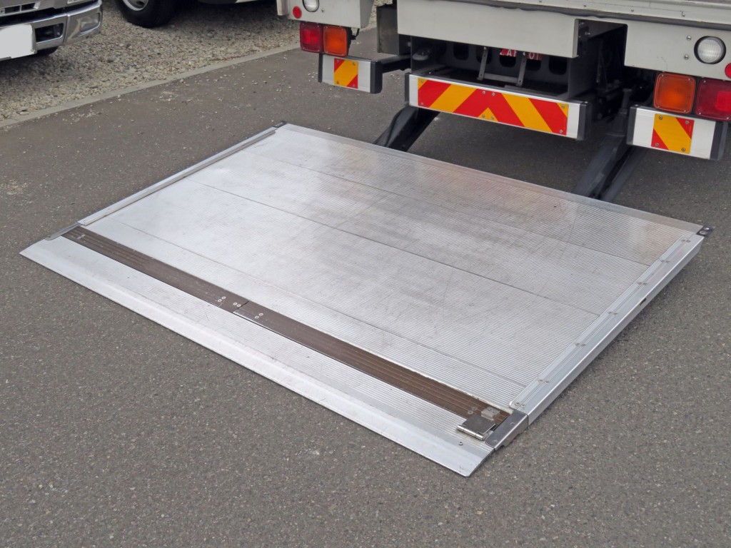 ゲートのステージの状態です。|いすゞ フォワード 2RG-FRR90T2(2WD)の写真10